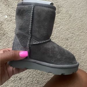 Toddler 6 gray  Ugg worn 1-2 times